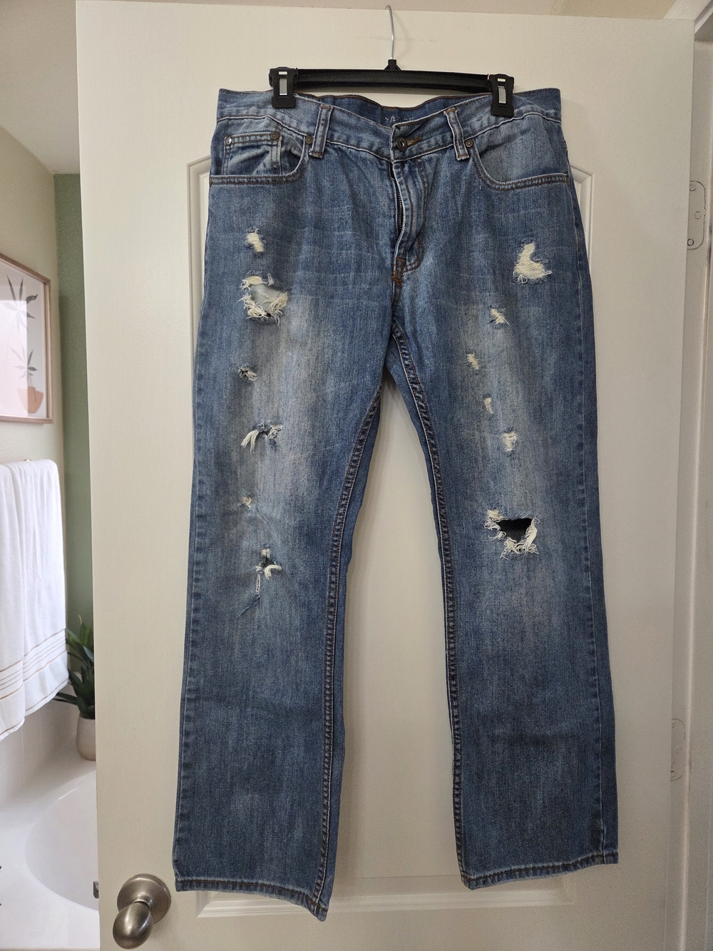 Flypaper Men's Blue Distressed Straight Jeans